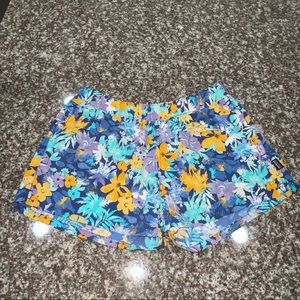 Patagonia Woman’s Barely Baggies Short 2.5” Size Medium